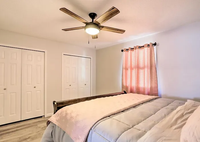 Bright Toledo Duplex, Close To Parks And Trails