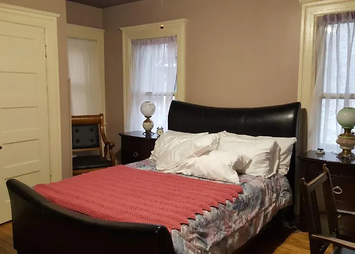 Scottwood Inn