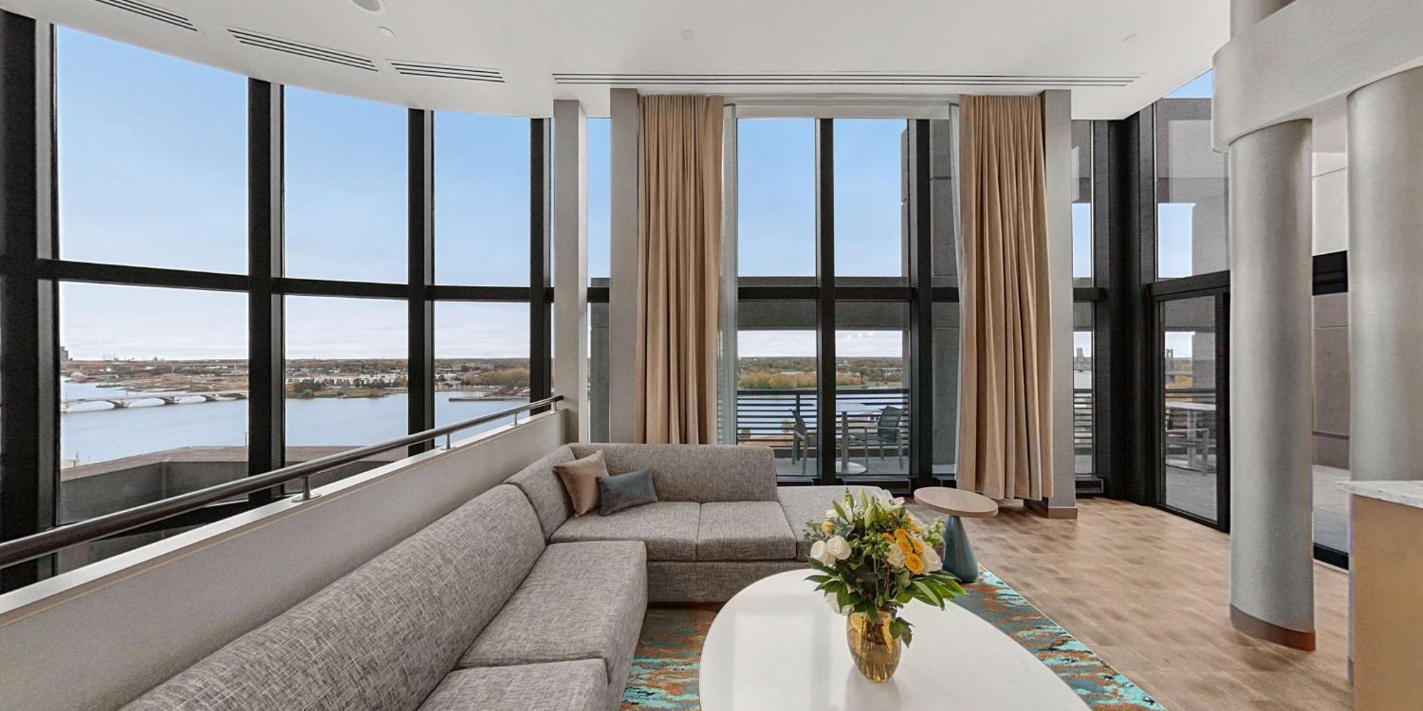 Hotel Hilton Garden Downtown 3*