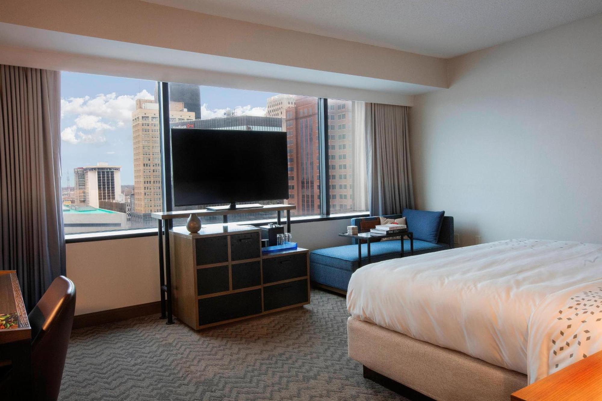 Renaissance Downtown Hotel