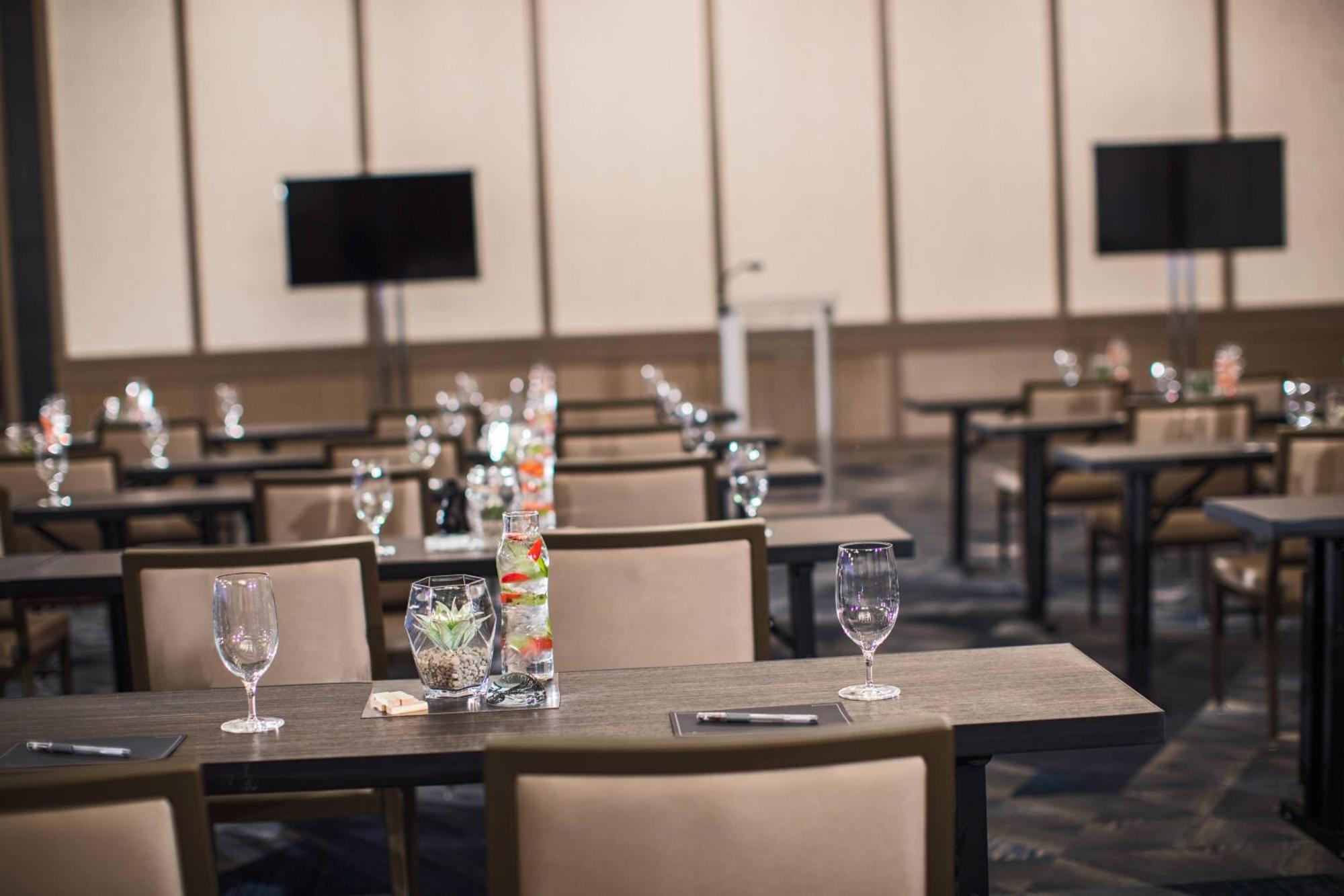 Renaissance Downtown Hotel