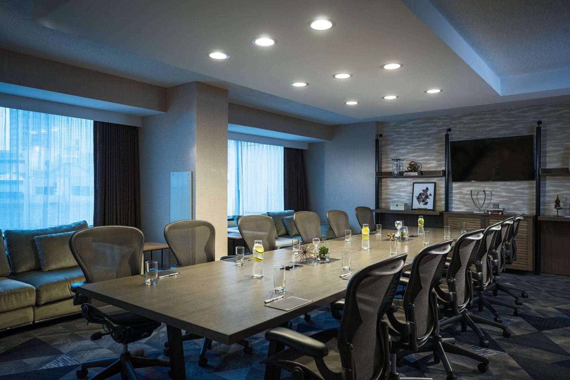 Renaissance Downtown Hotel