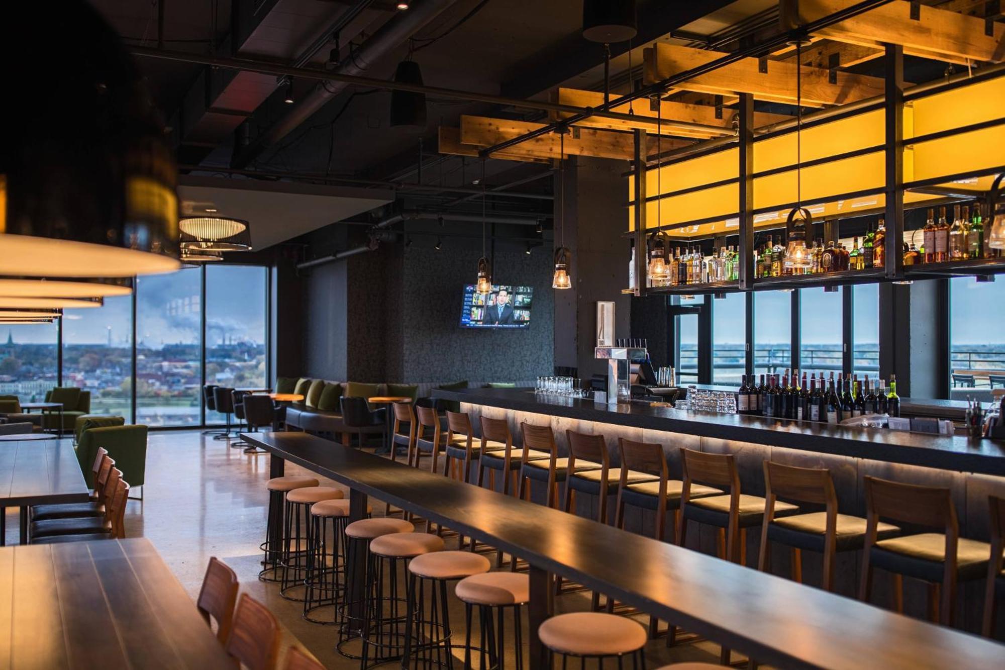 Renaissance Downtown Hotel 4*