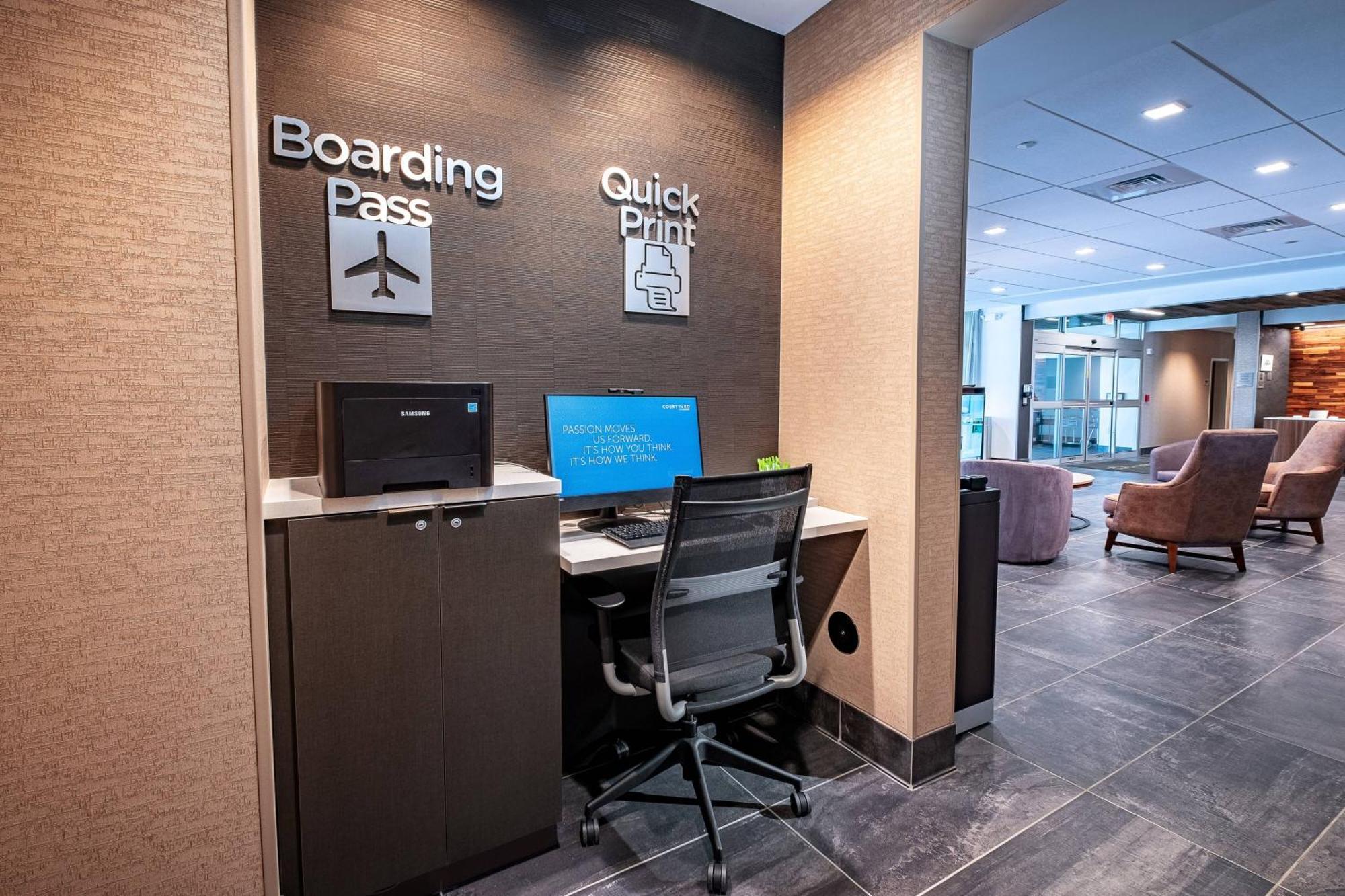 Courtyard By Marriott West