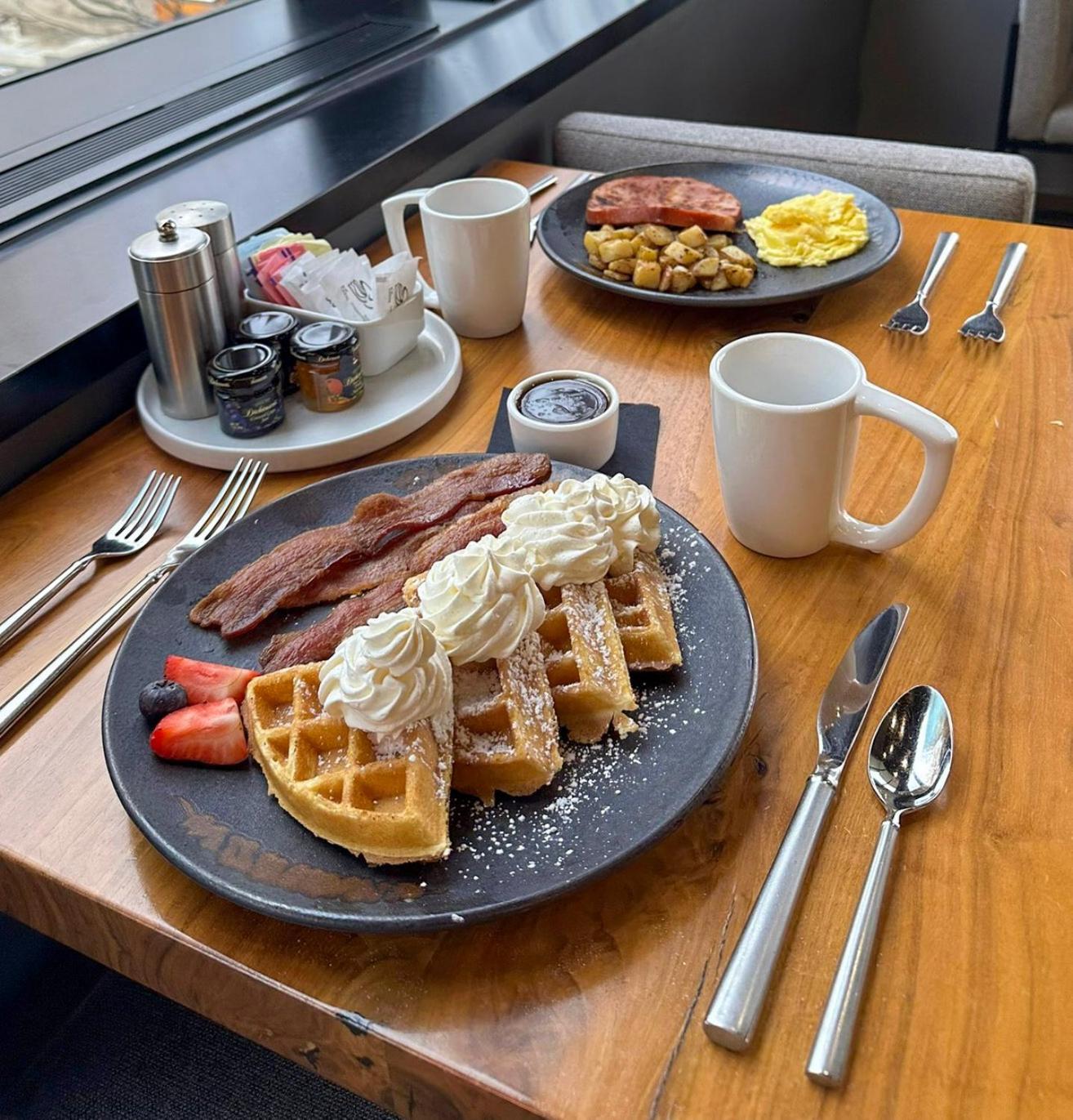 Renaissance Downtown Hotel 4*