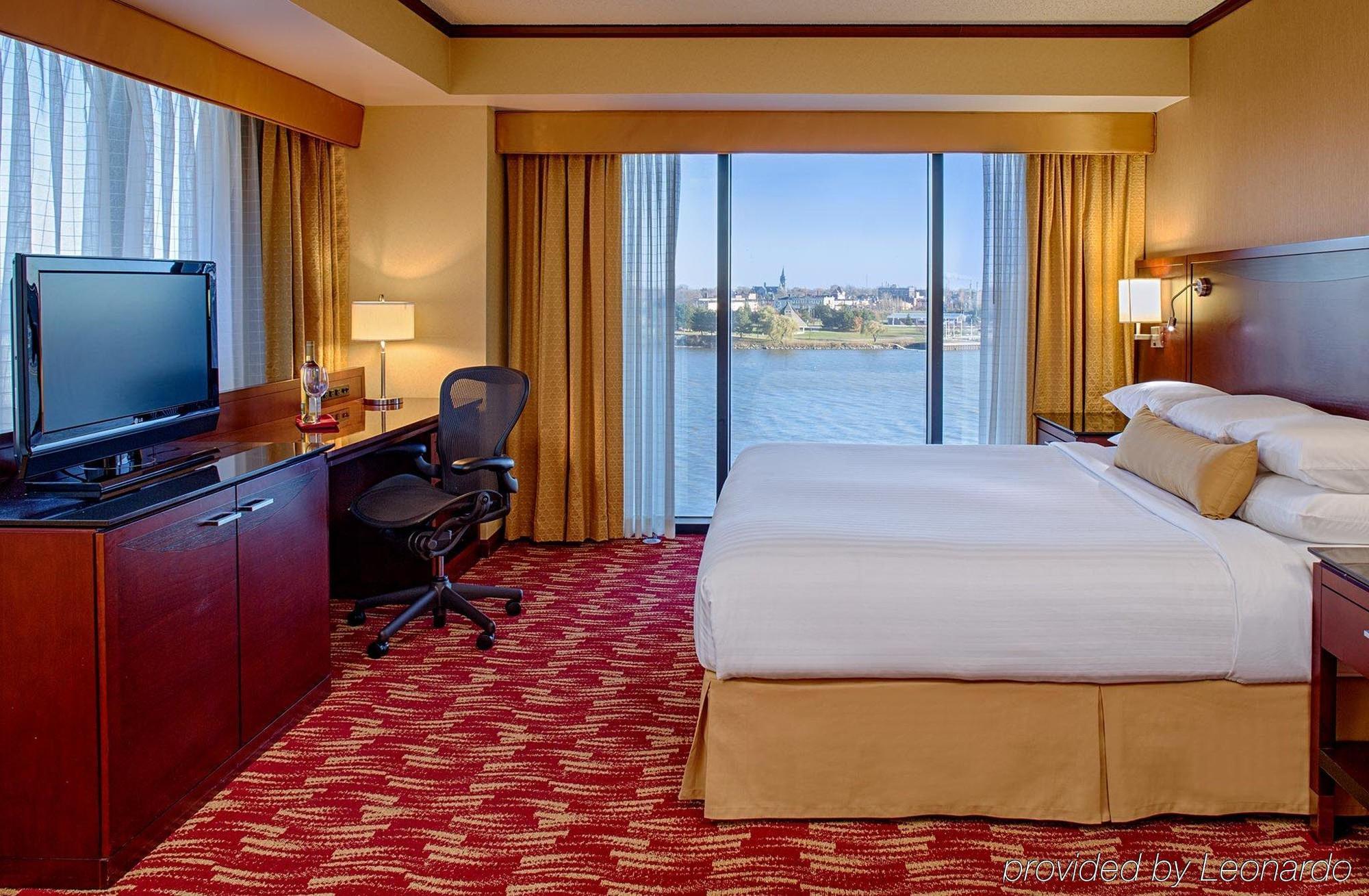Renaissance Downtown Hotel