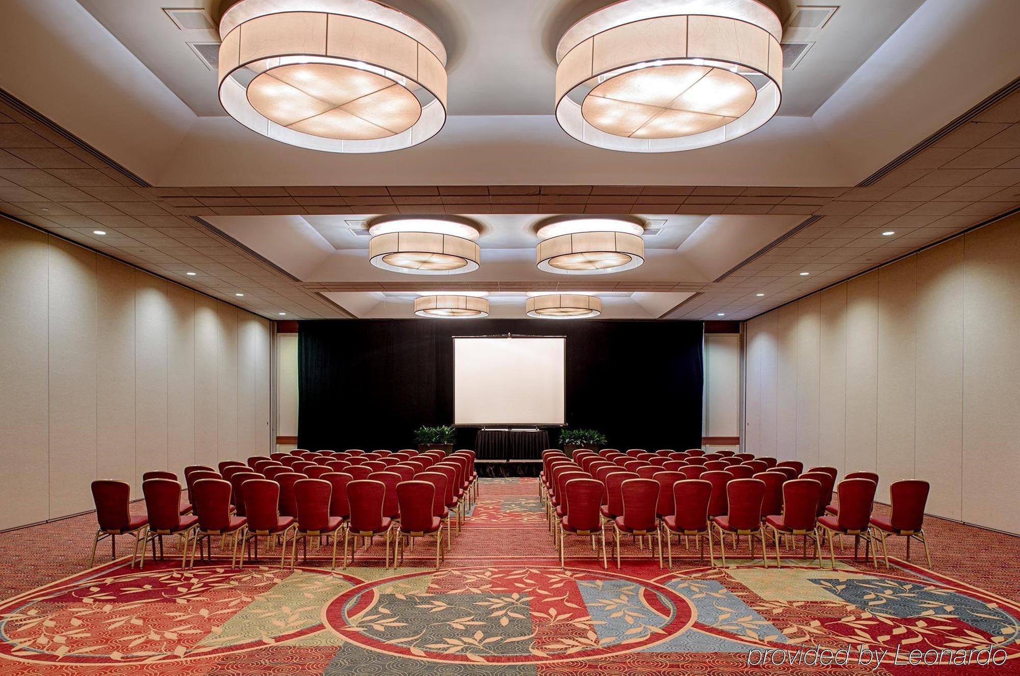 Hotel Renaissance Downtown 4*