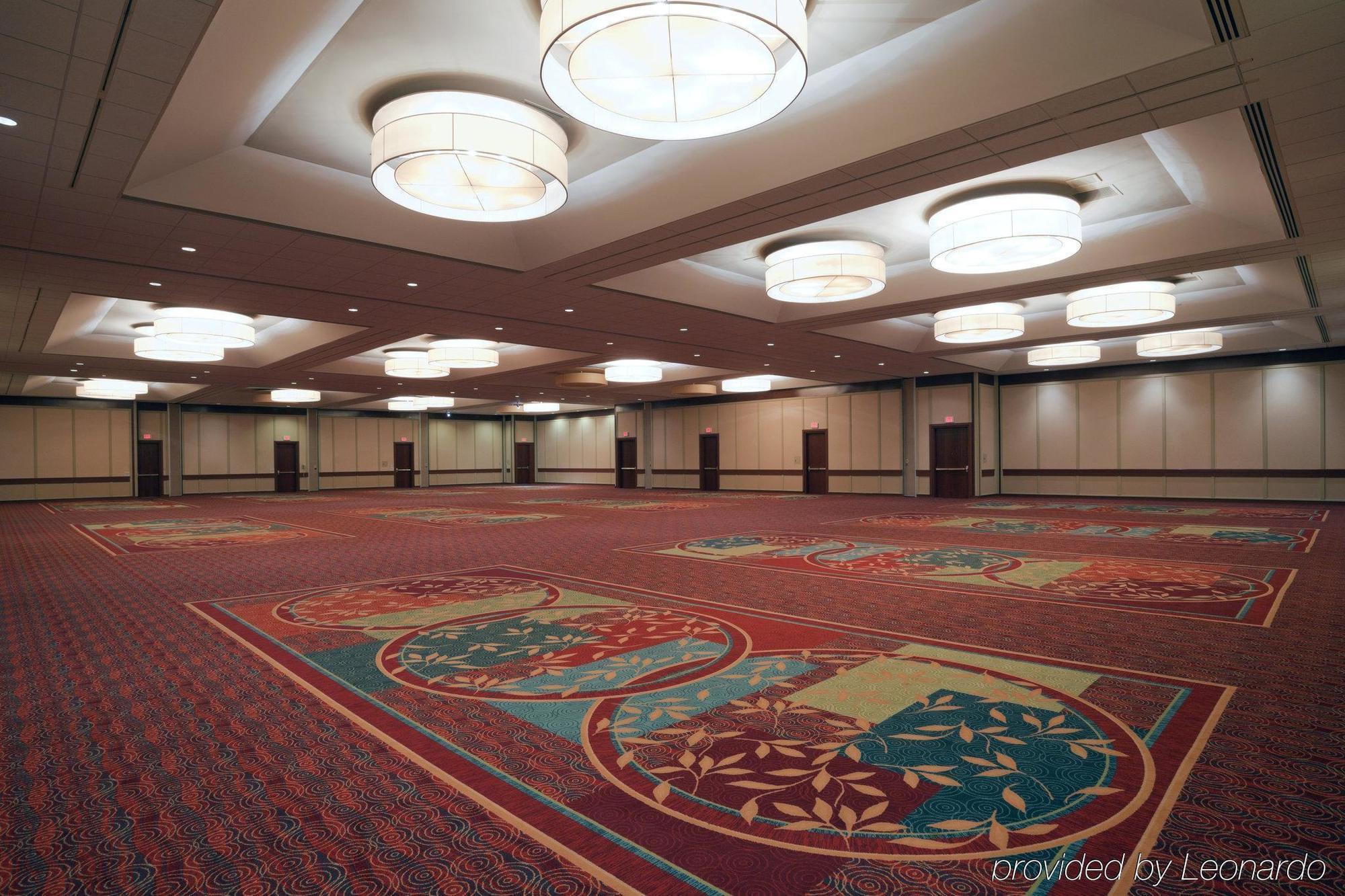 Renaissance Downtown Hotel 4*