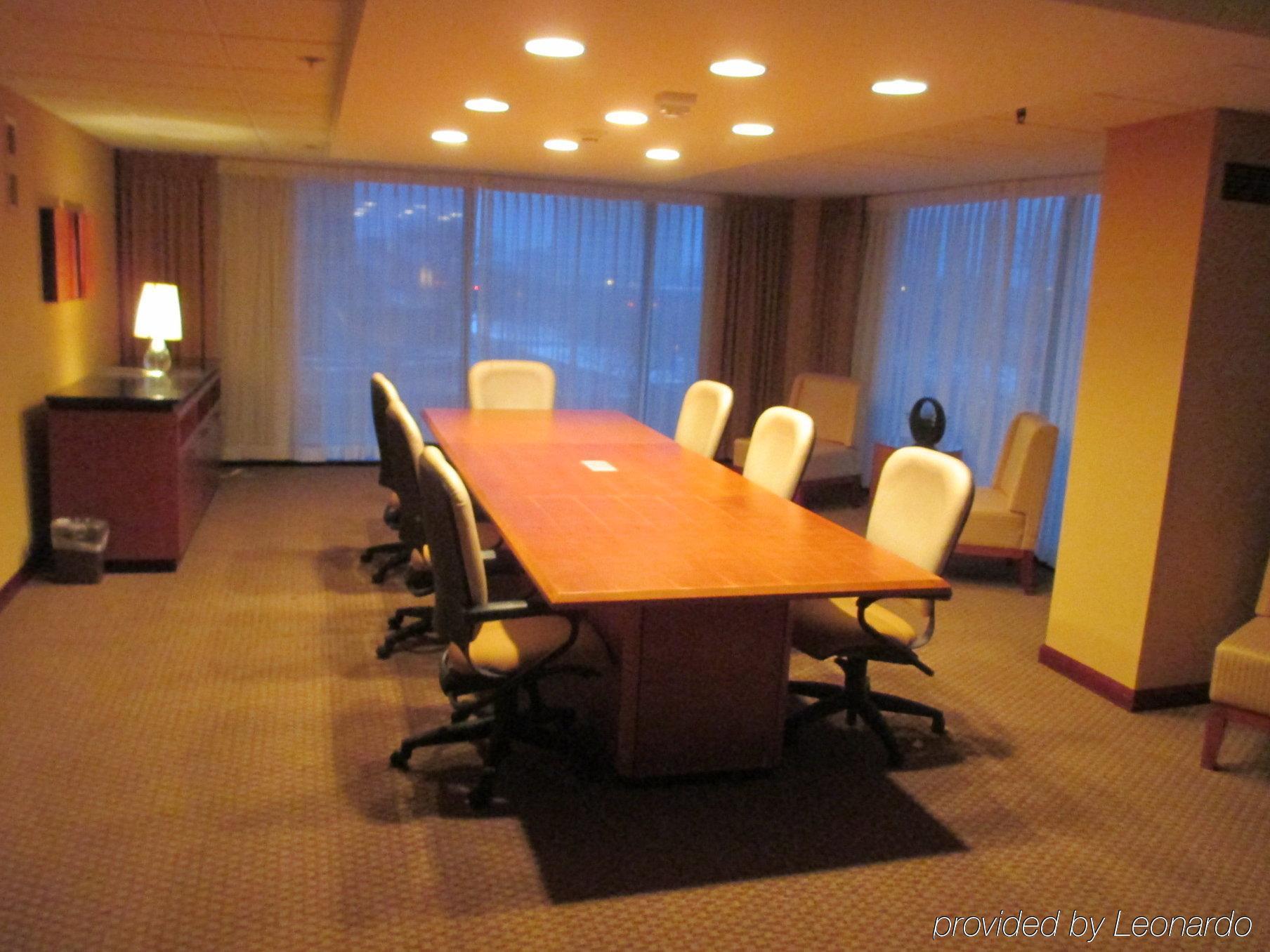 Renaissance Downtown Hotel 4*