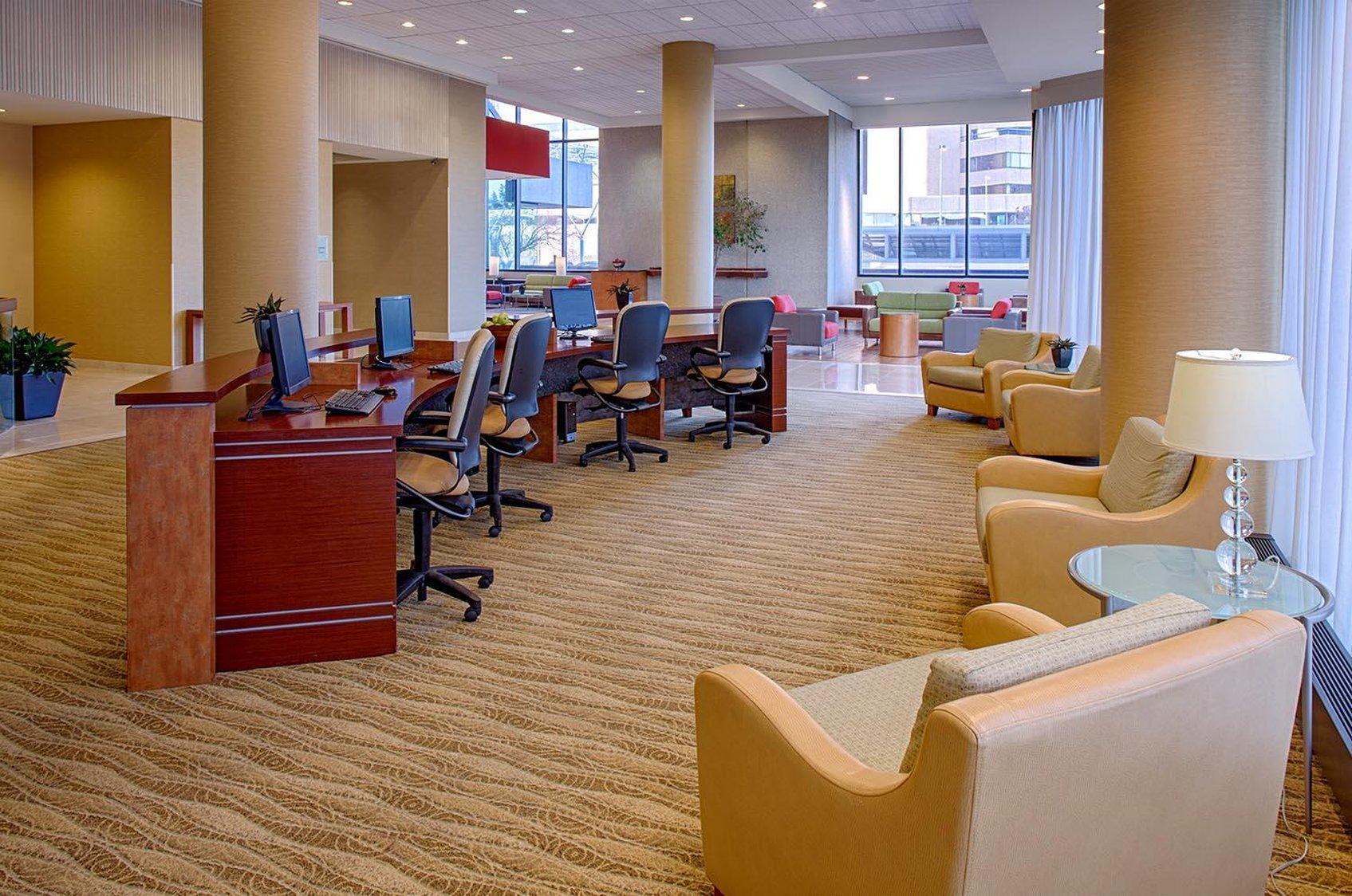 Hotel Renaissance Downtown 4*
