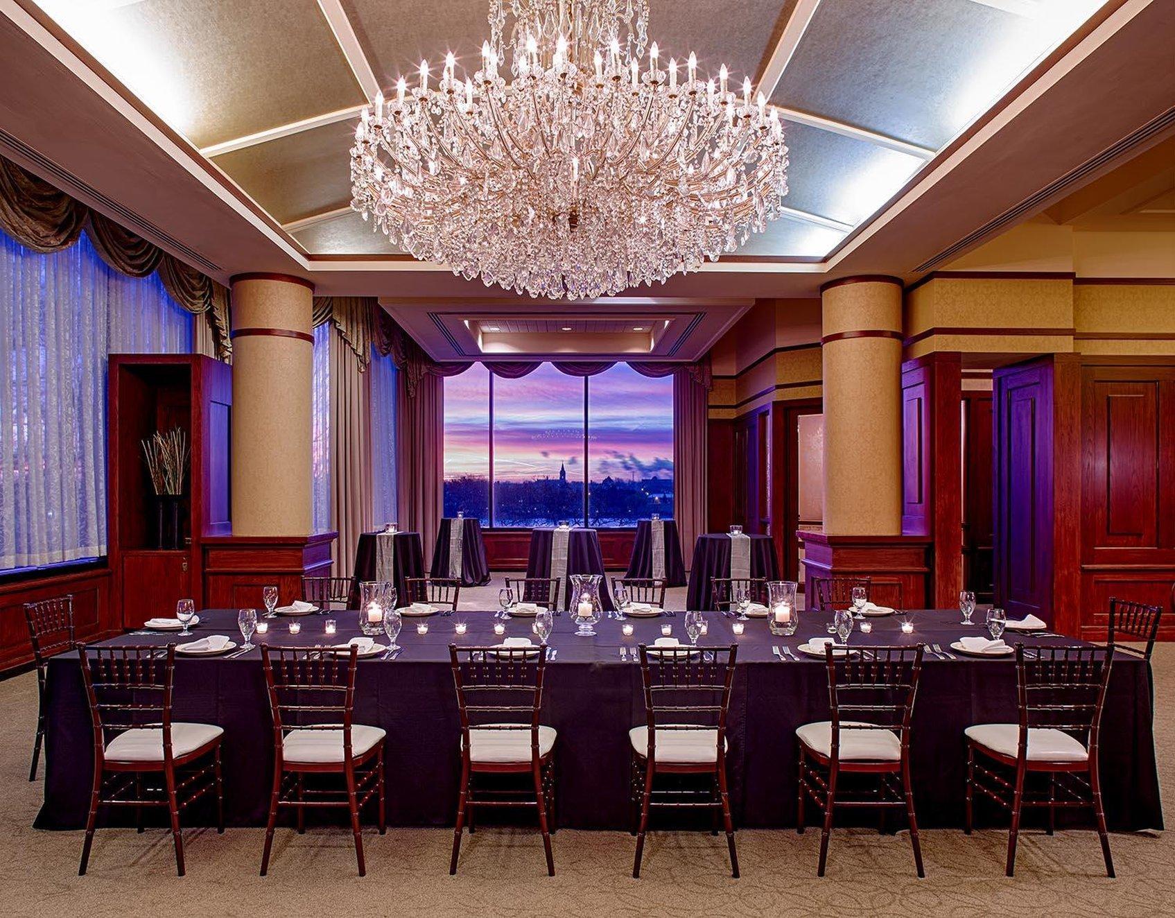 Hotel Renaissance Downtown 4*
