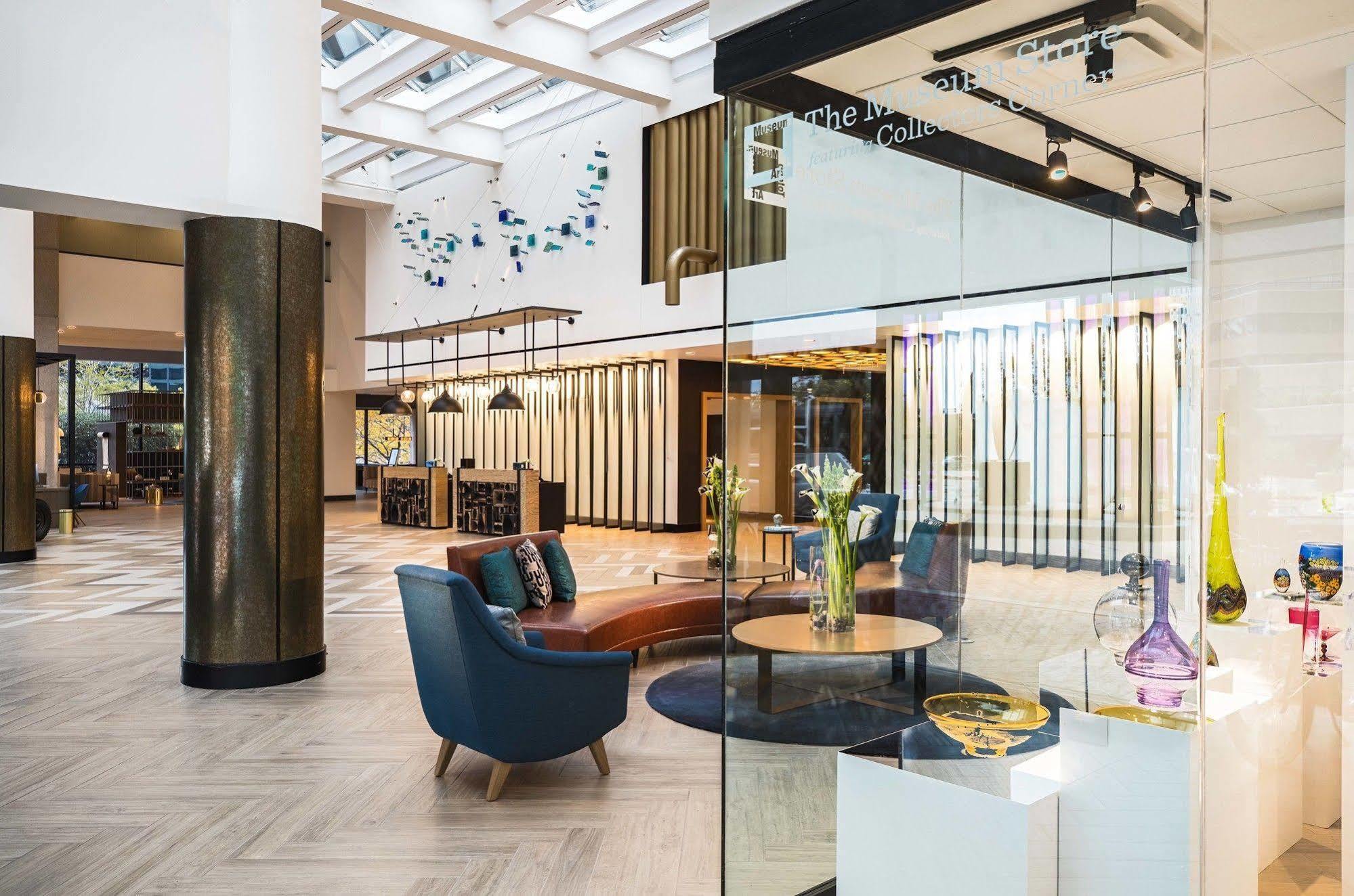 Renaissance Downtown Hotel 4*