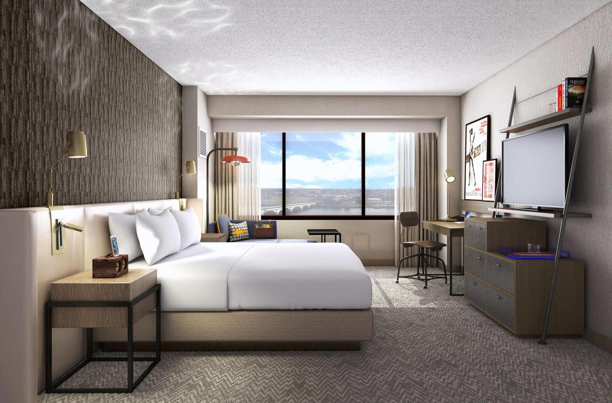 Renaissance Downtown Hotel