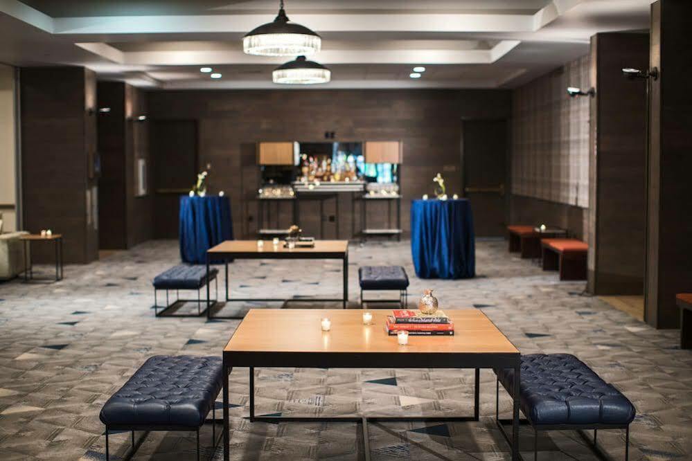 Renaissance Downtown Hotel