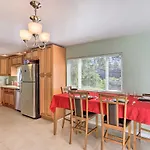 Peaceful Toledo Retreat With Spacious Yard!