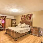 Toledo Home With Direct Golf Course Access!
