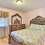 Toledo Home With Direct Golf Course Access!