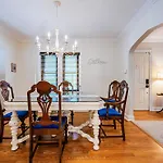 Rachel\'S Private Hideaway With King Bed, Kitchen, Laundry, Parking And Big Yard