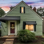 Two Bedroom, King Bed, Private Cottage