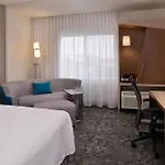Courtyard By Marriott Toledo North