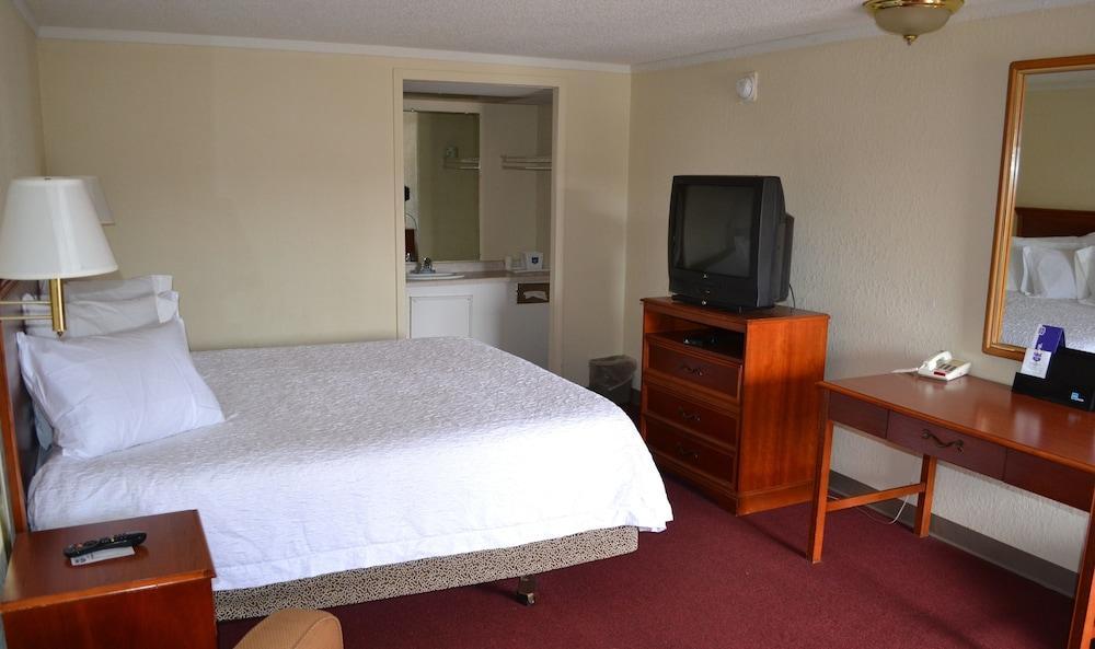 Motel Knights West