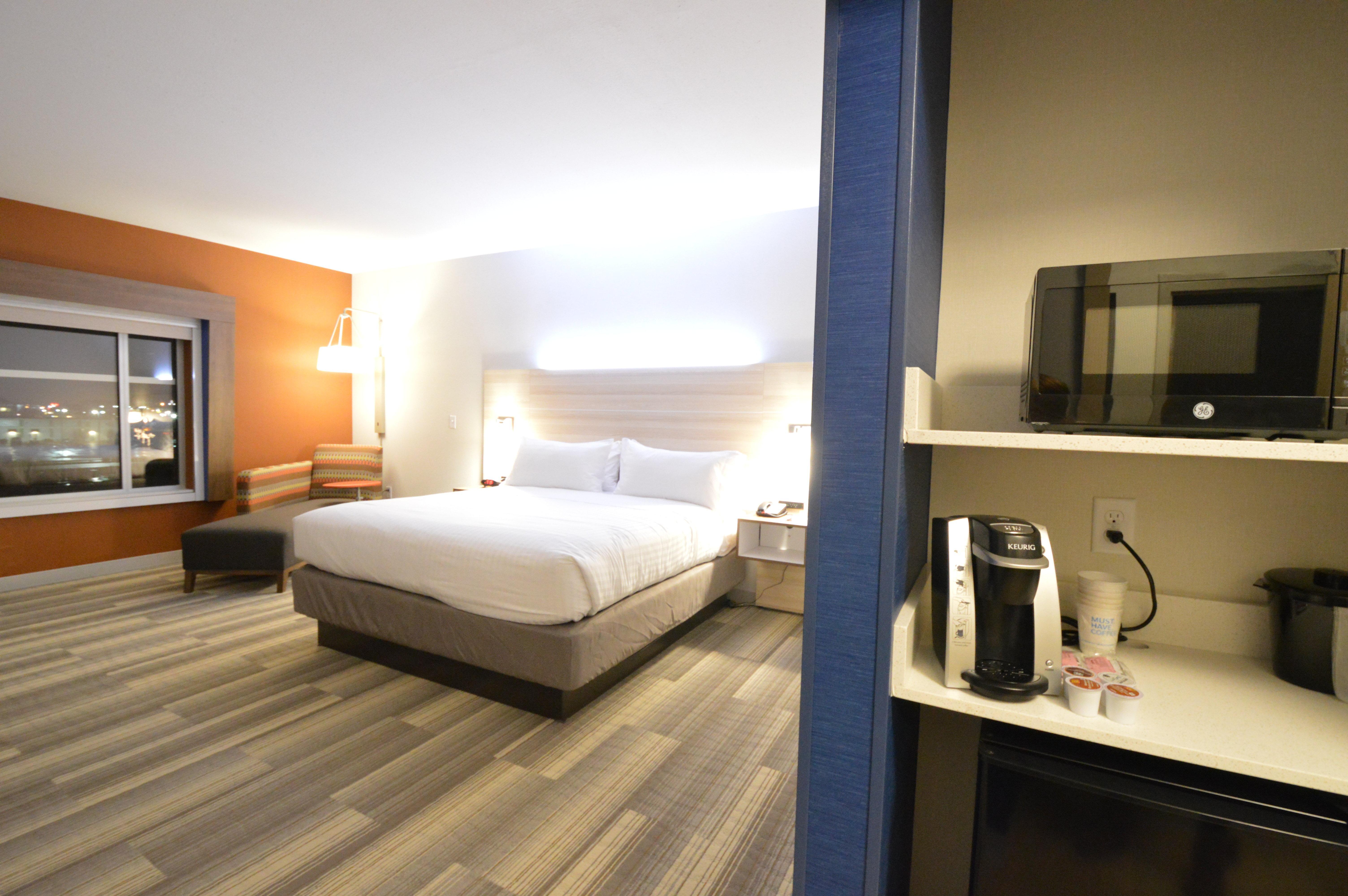 Express & West By Ihg