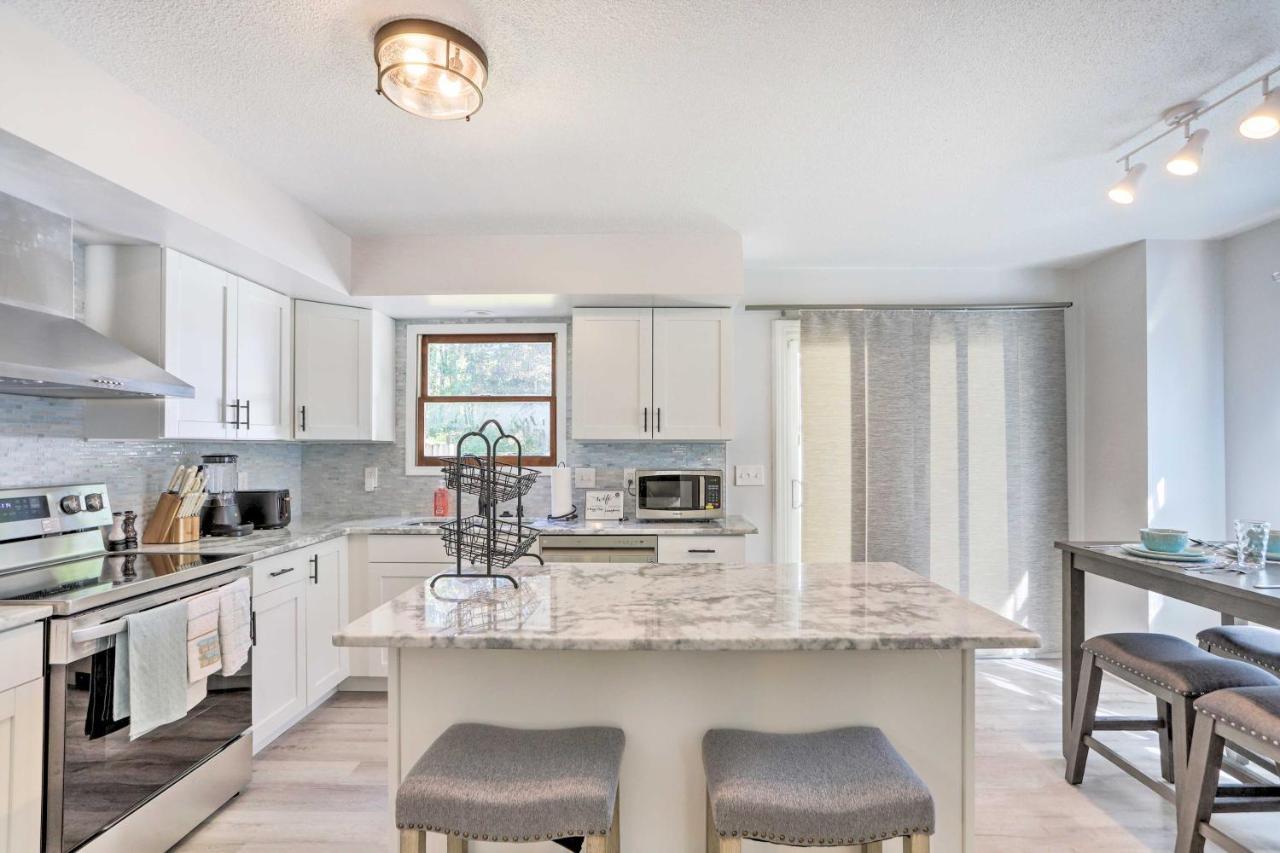Bright Duplex, Close To Parks And Trails *