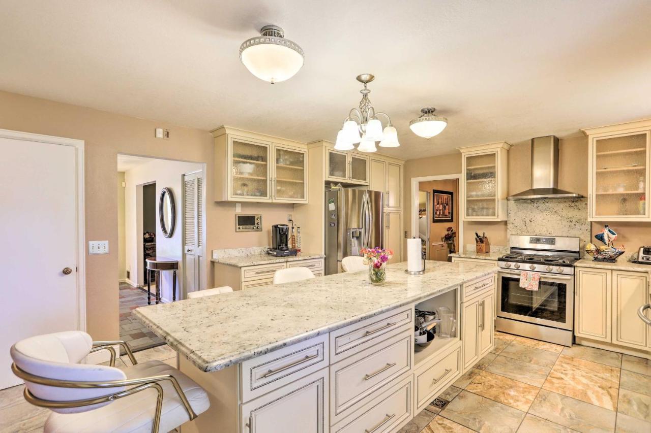 With Direct Golf Course Access! Toledo