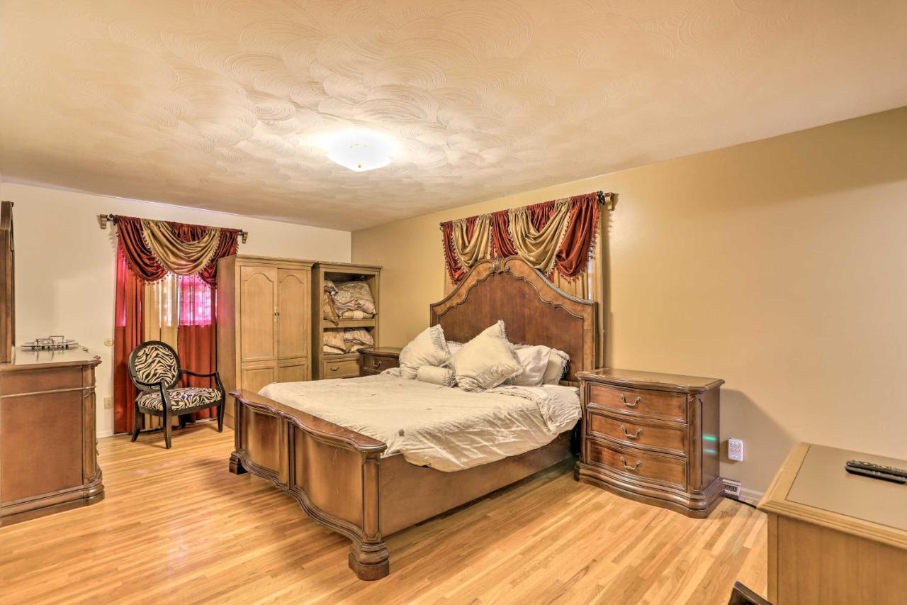 With Direct Golf Course Access! Toledo