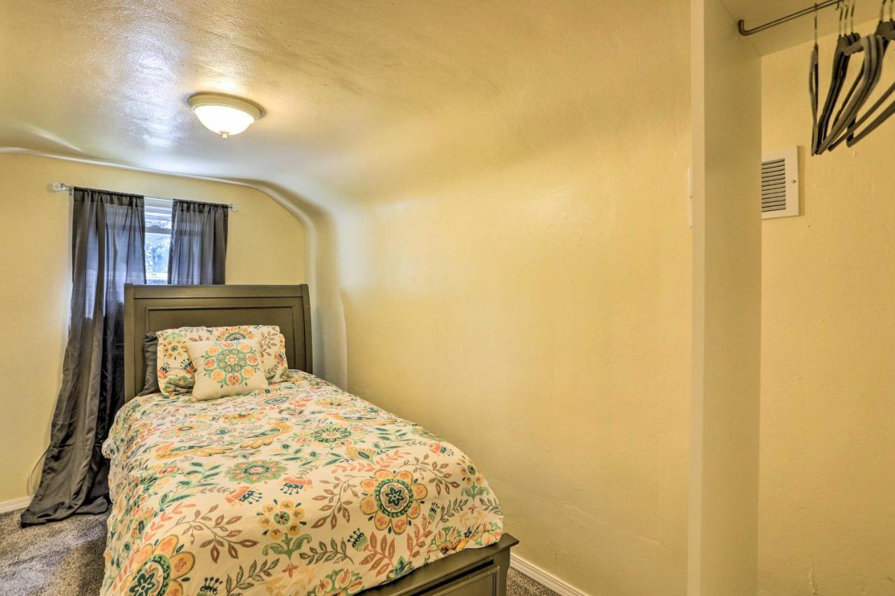 Peaceful Retreat With Spacious Yard! * Toledo