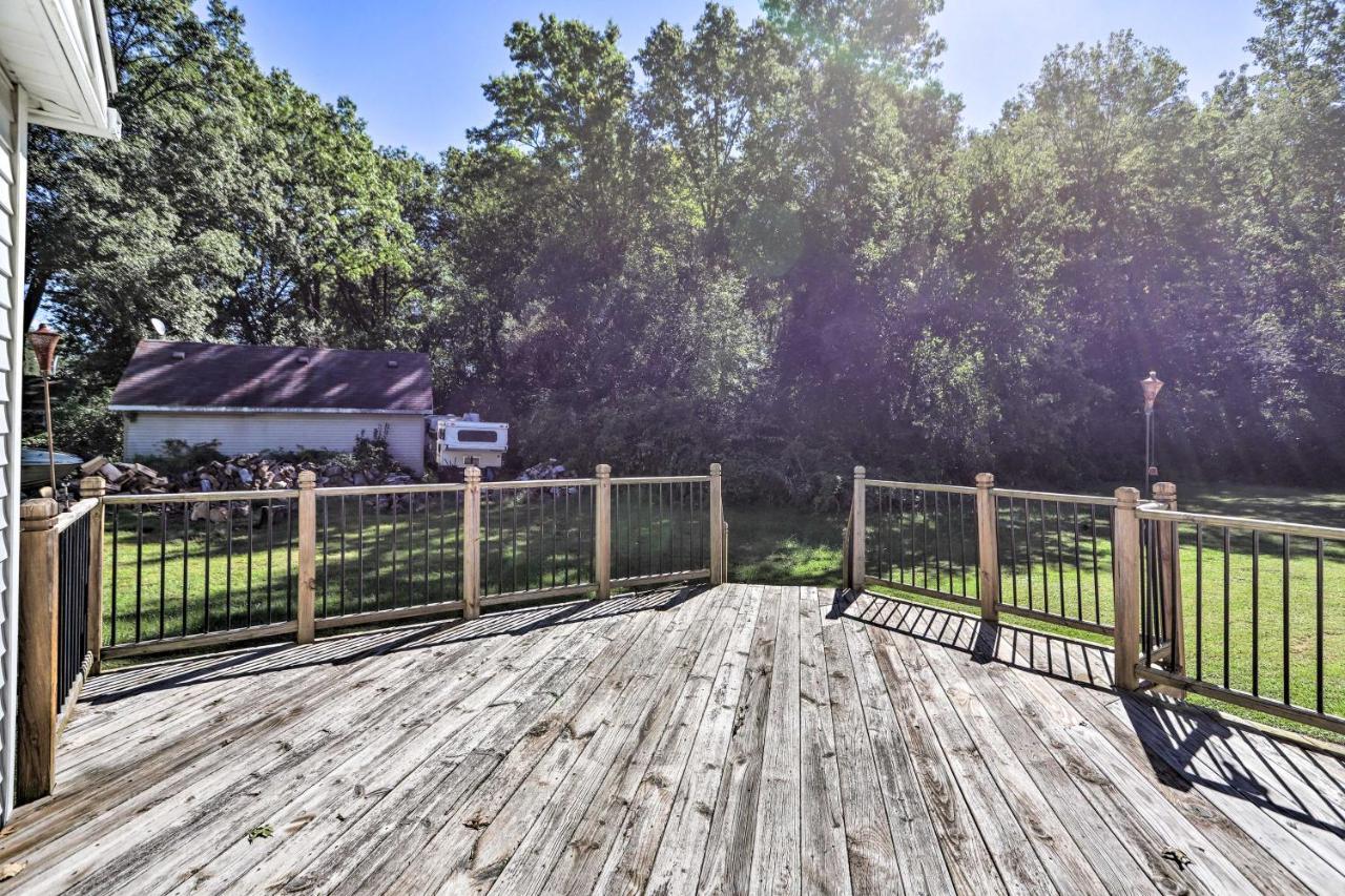 Peaceful Retreat With Spacious Yard! Toledo