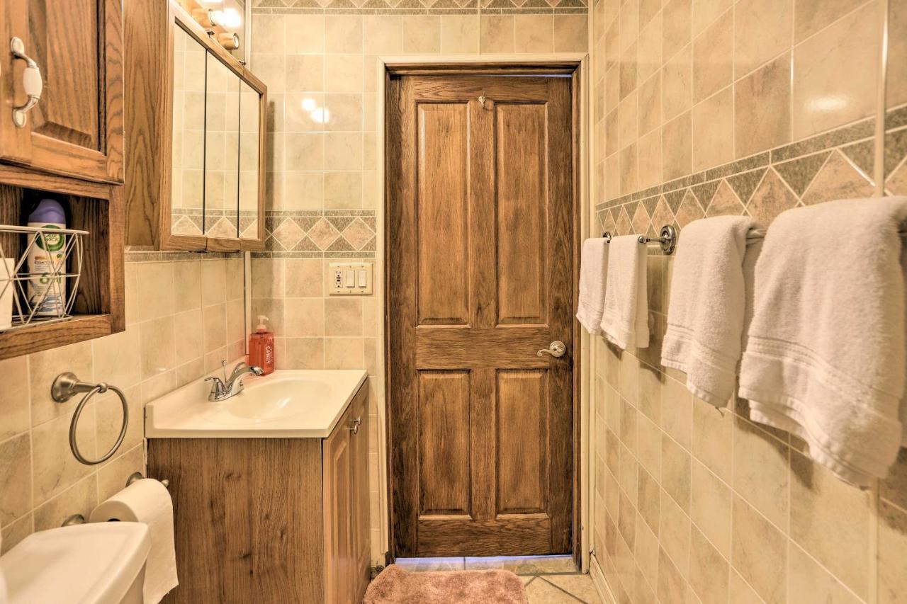 Peaceful Retreat With Spacious Yard! Toledo