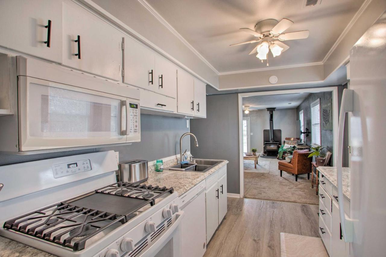 Peaceful About 8 Mi To Downtown Toledo! Holiday home