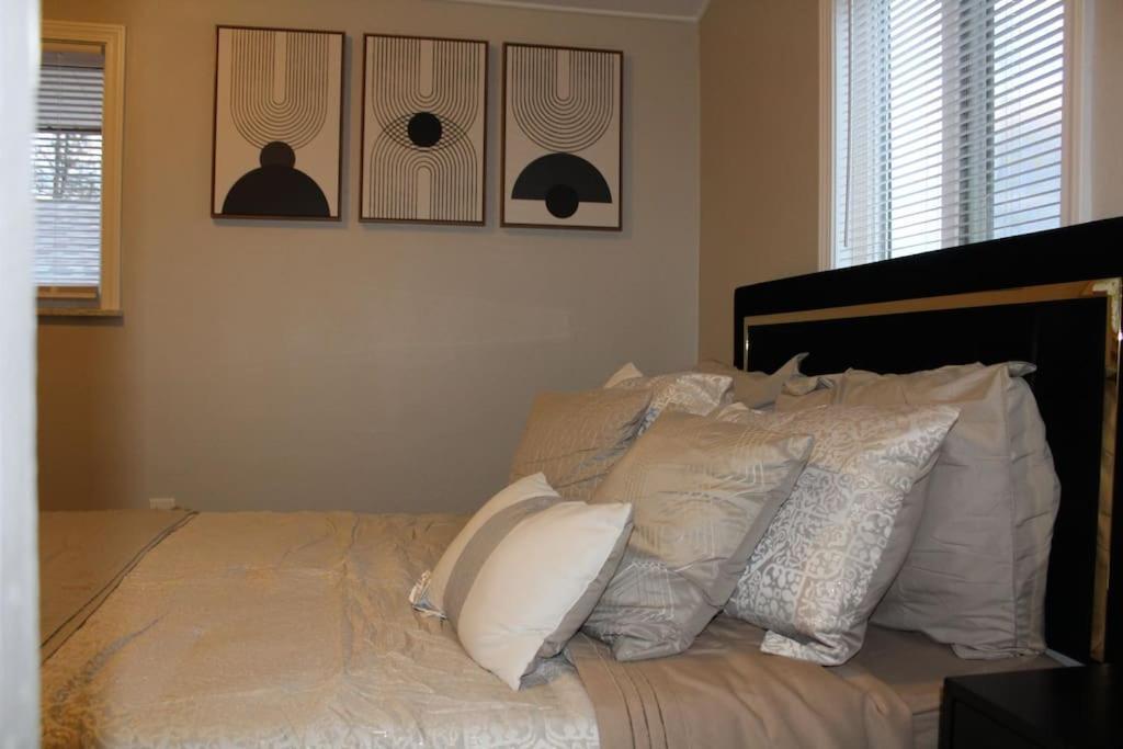 New Bright & Modern 3br// Conveniently Located//toledo Stones Throw Holiday home