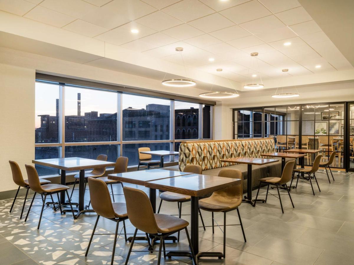 Hotel Homewood By Hilton Downtown