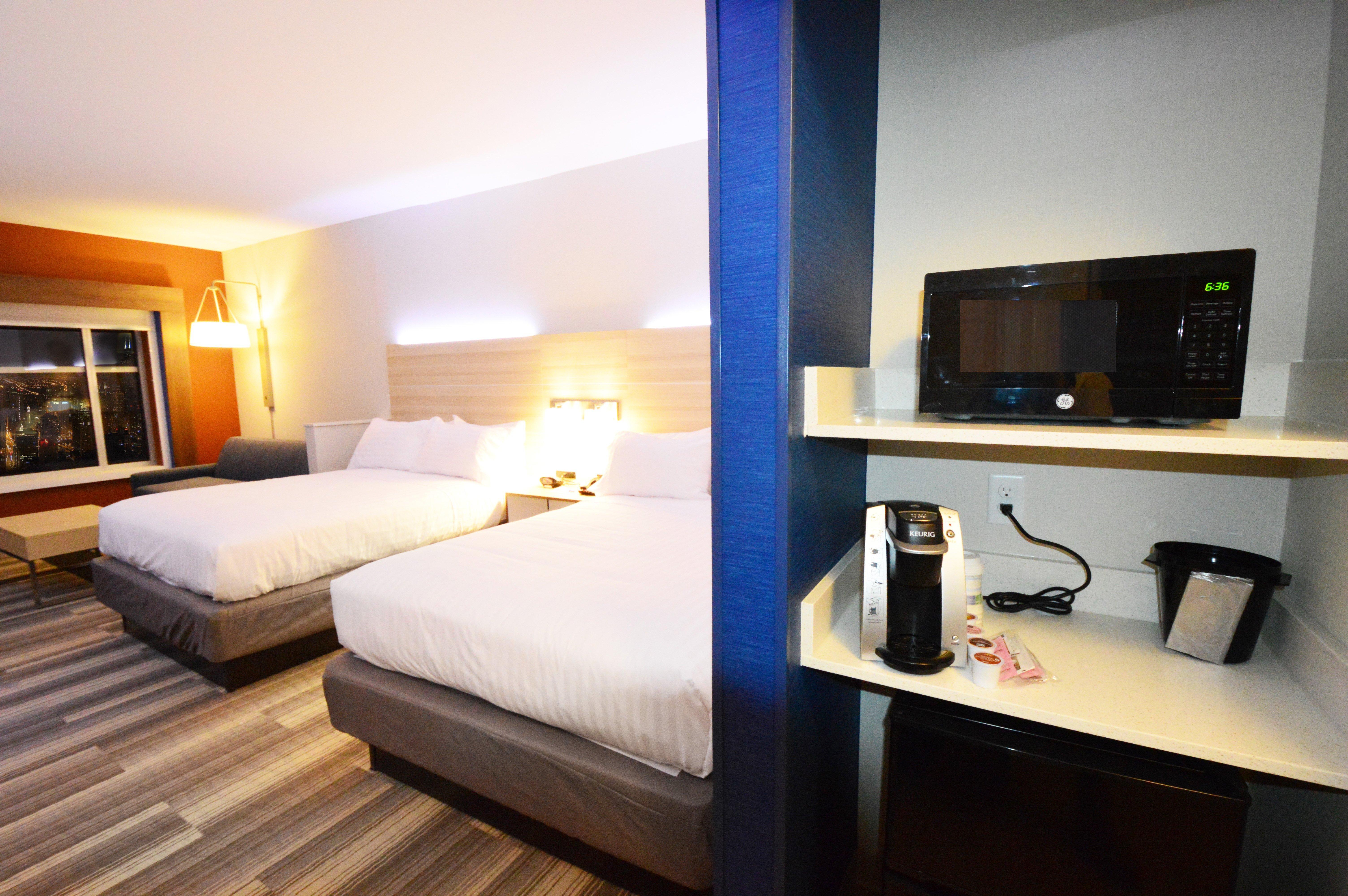 Express & West By Ihg Hotel 2*