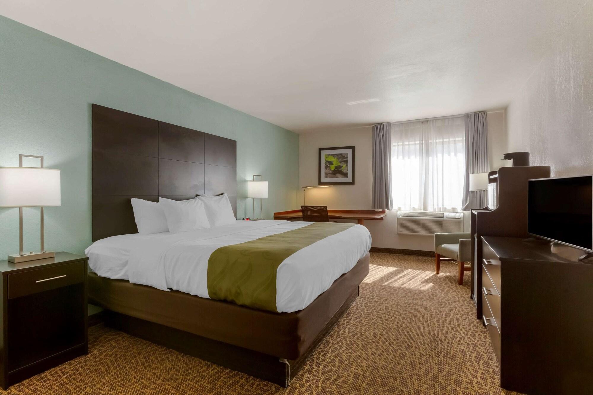 Quality Alexis Rd Inn 3*