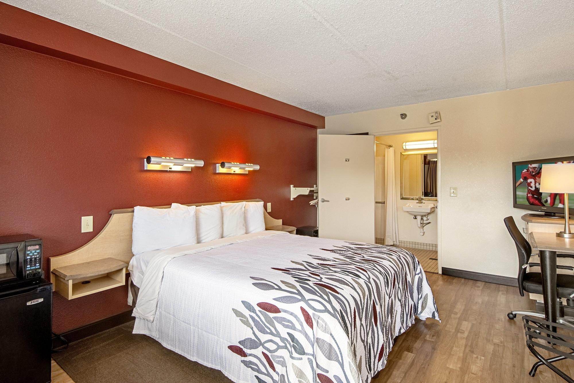 Red Roof Motel
