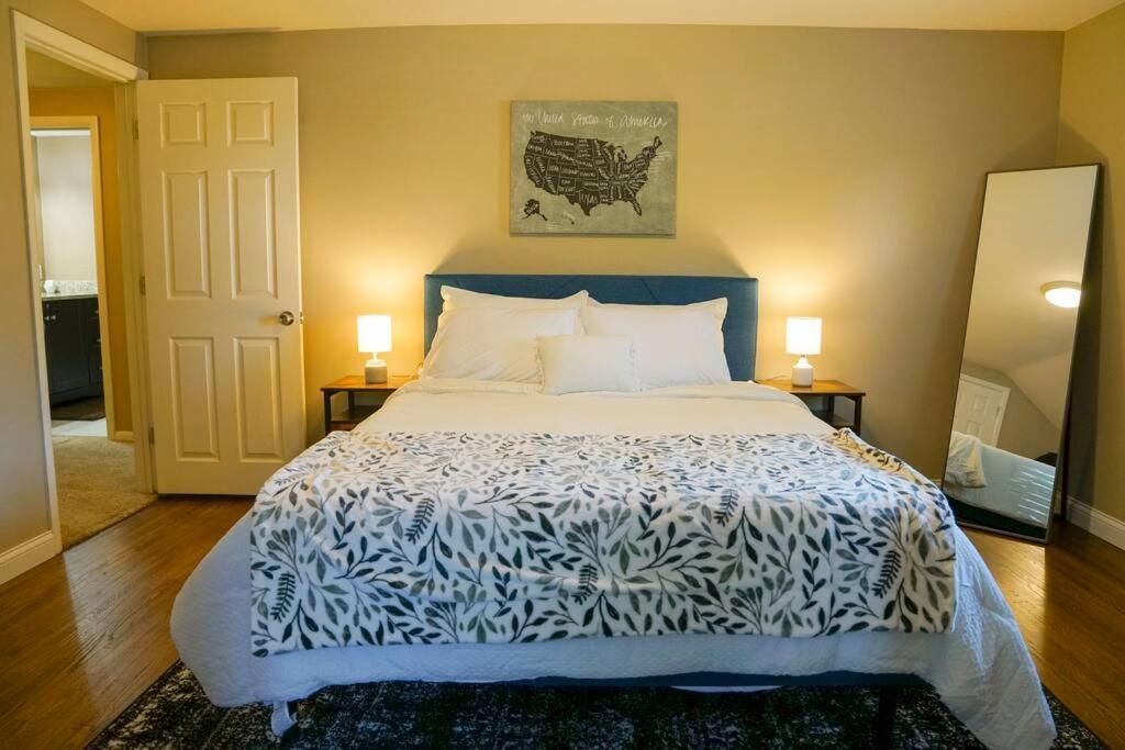 4br/2.5ba Boasting 2400sqft And Eat-in Ktn Villa