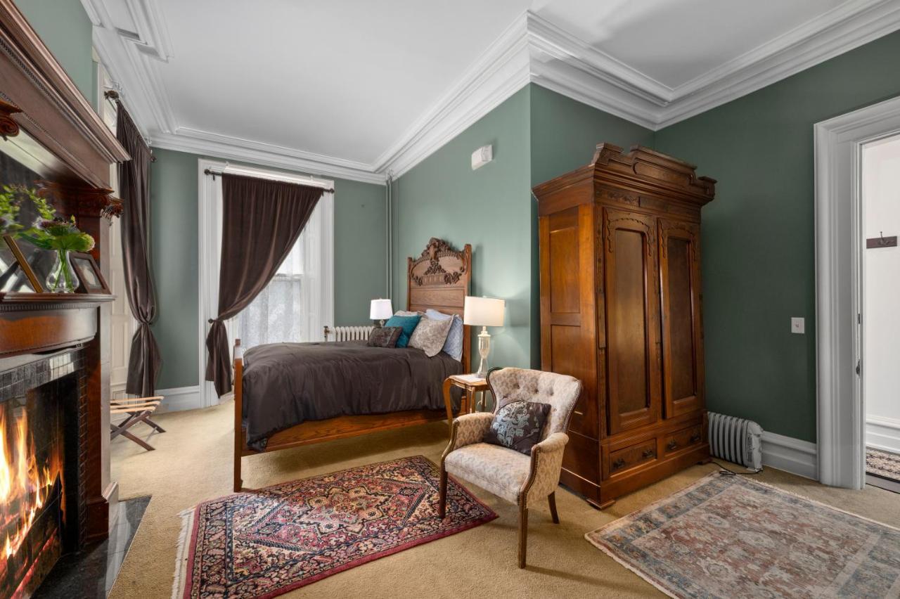 The Vistula Rose Bed & Breakfast Toledo
