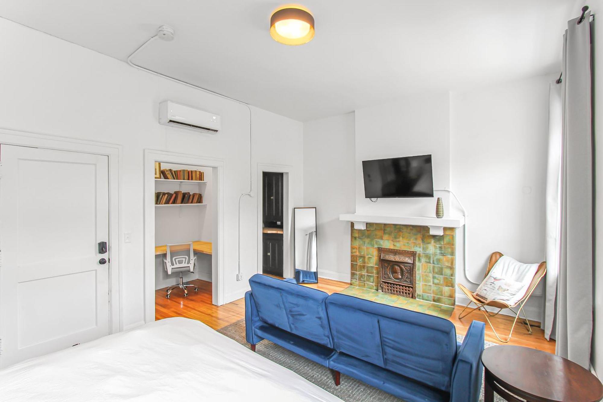 Library Square Aparthotel *