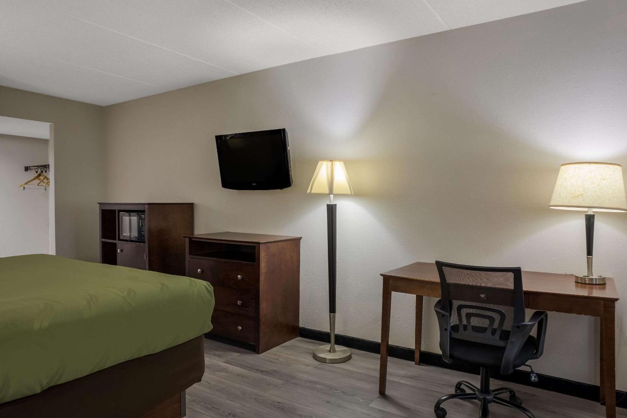 Quality Inn 2*