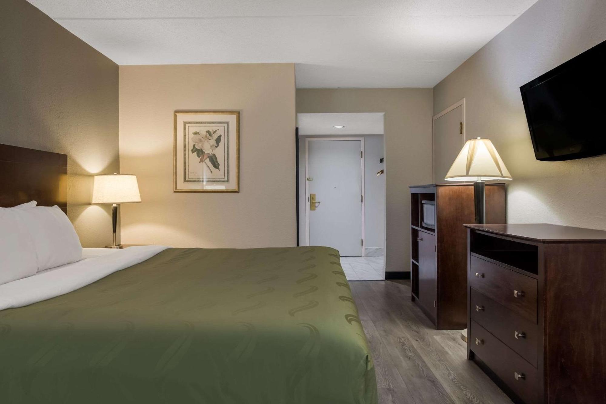 Quality Inn 2*