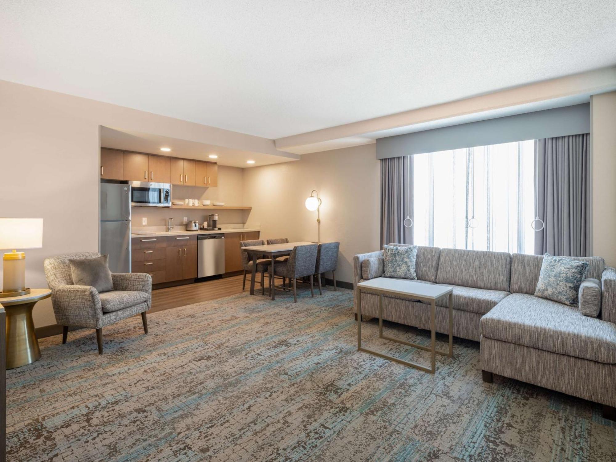 Hotel Homewood By Hilton Downtown