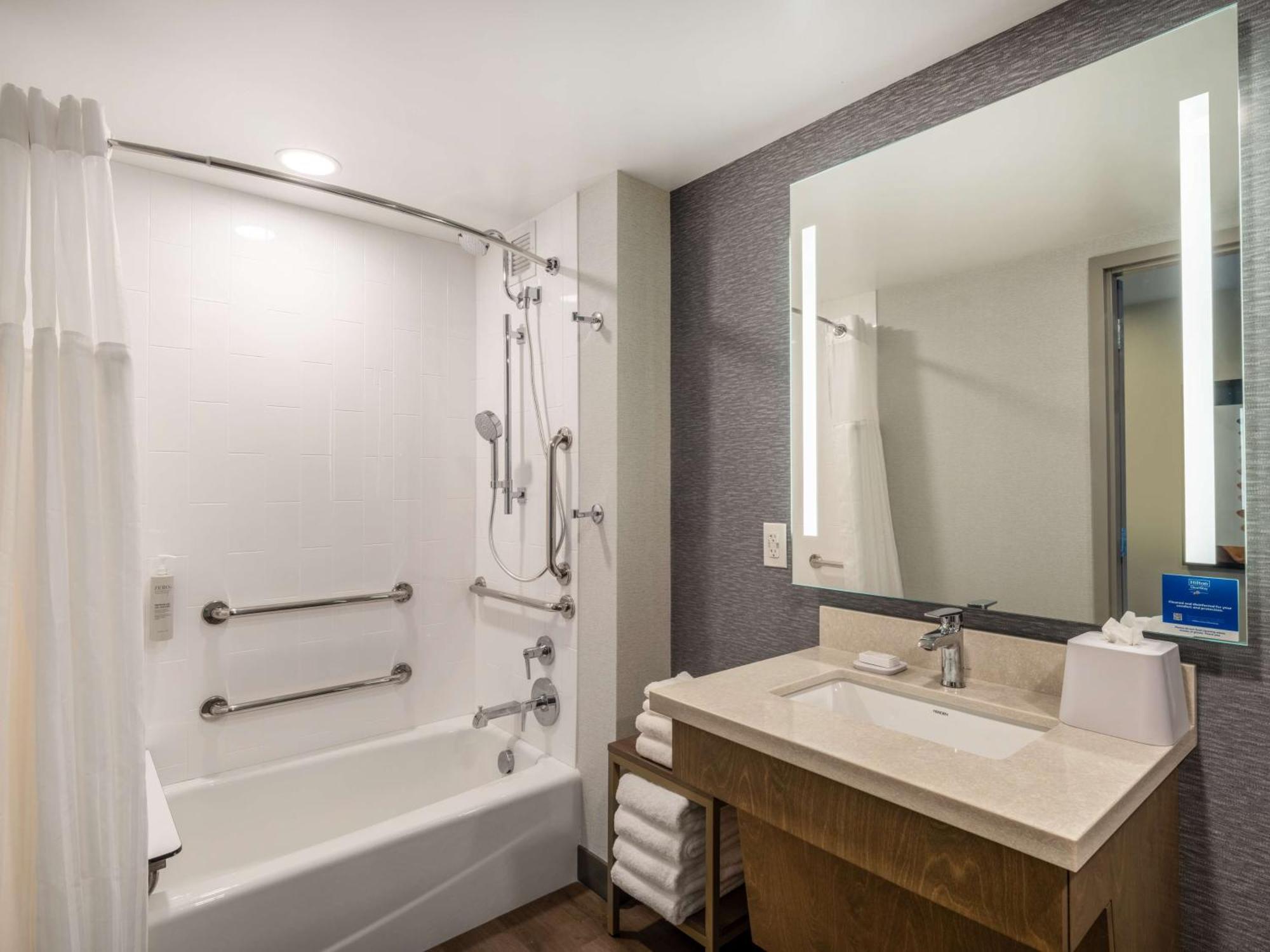 Hotel Homewood By Hilton Downtown Toledo