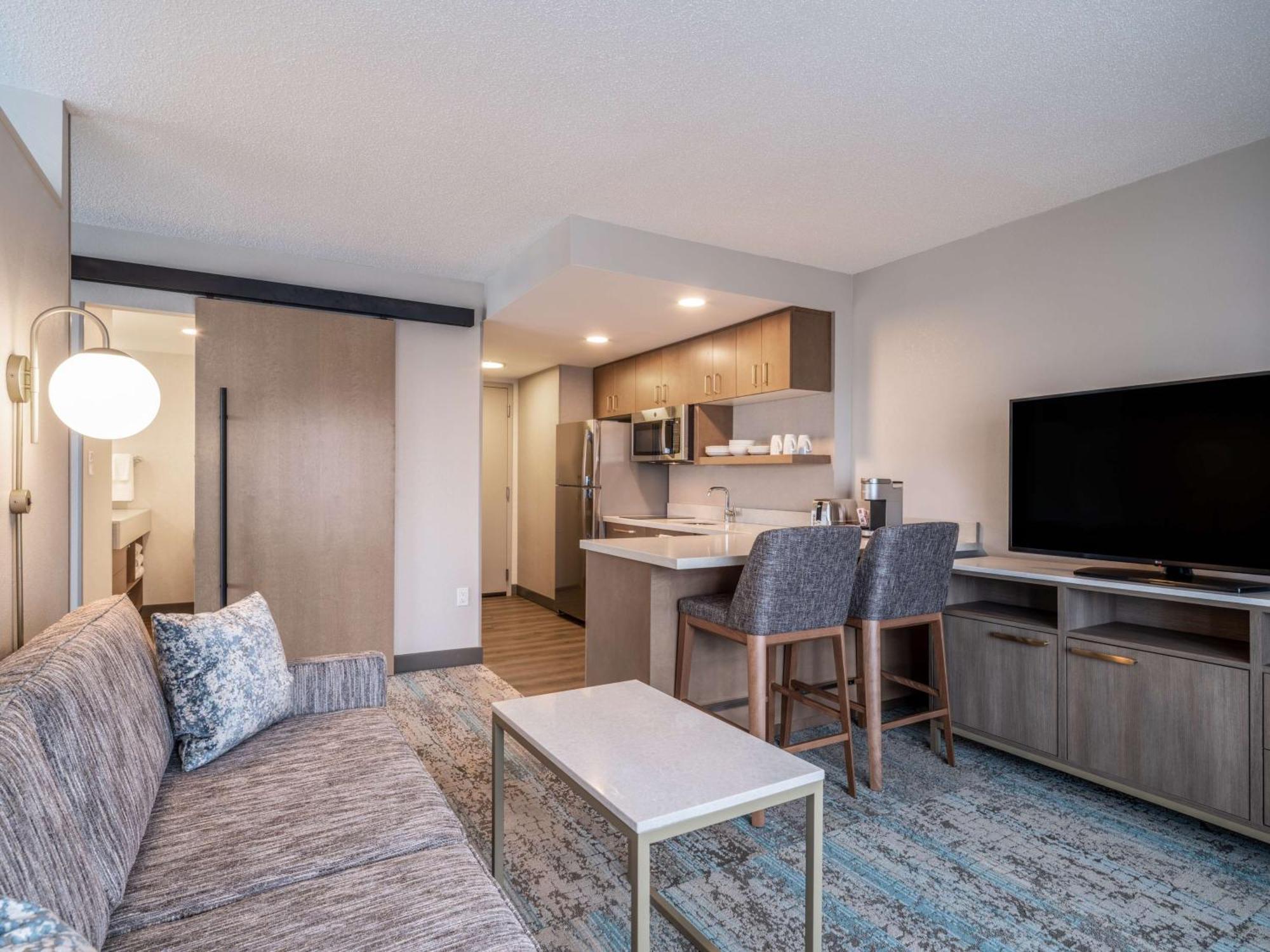 Hotel Homewood By Hilton Downtown