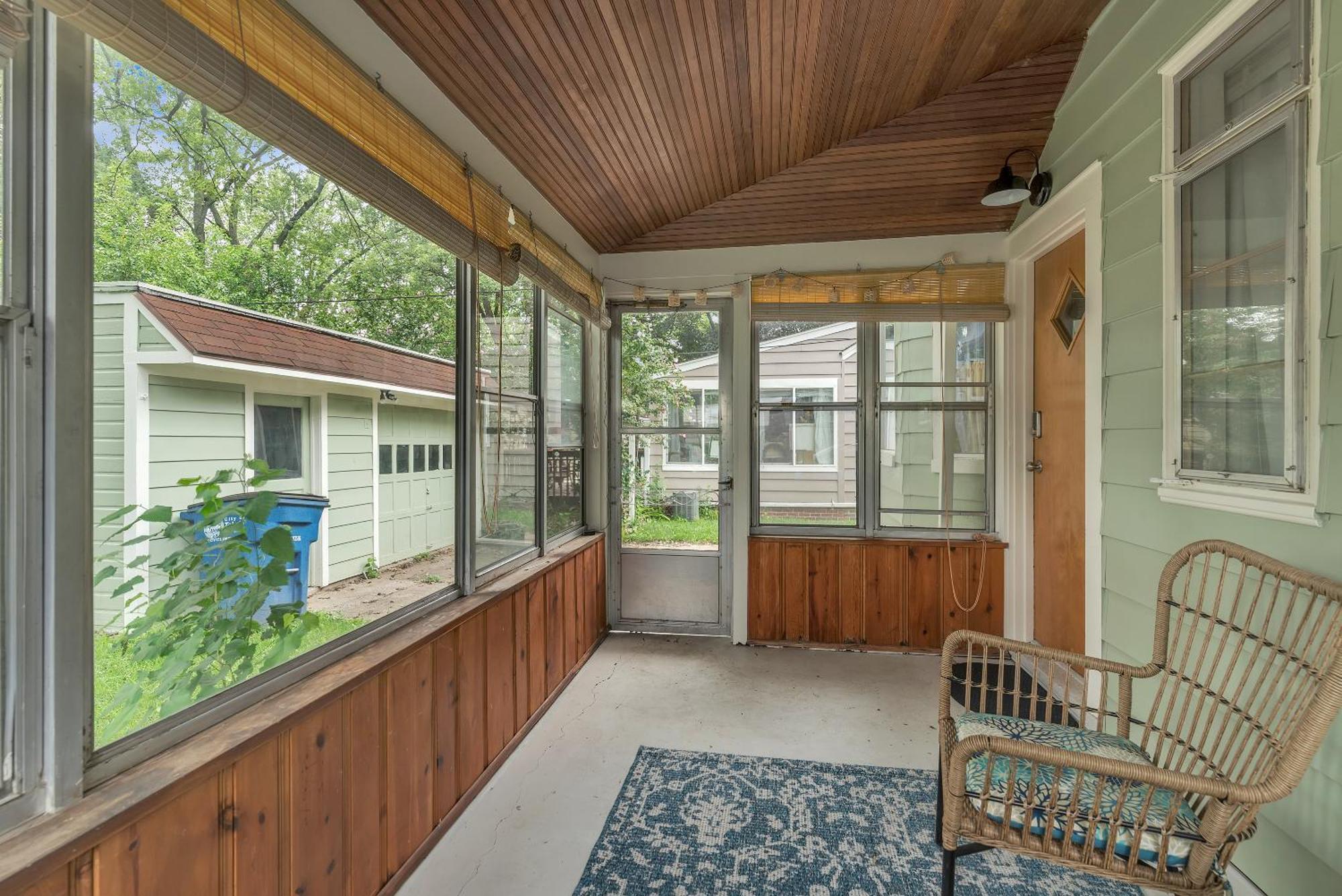 Lizbeth's Adorable Private Home, Full Kitchen, Wd, Garage, Netflix, Yard