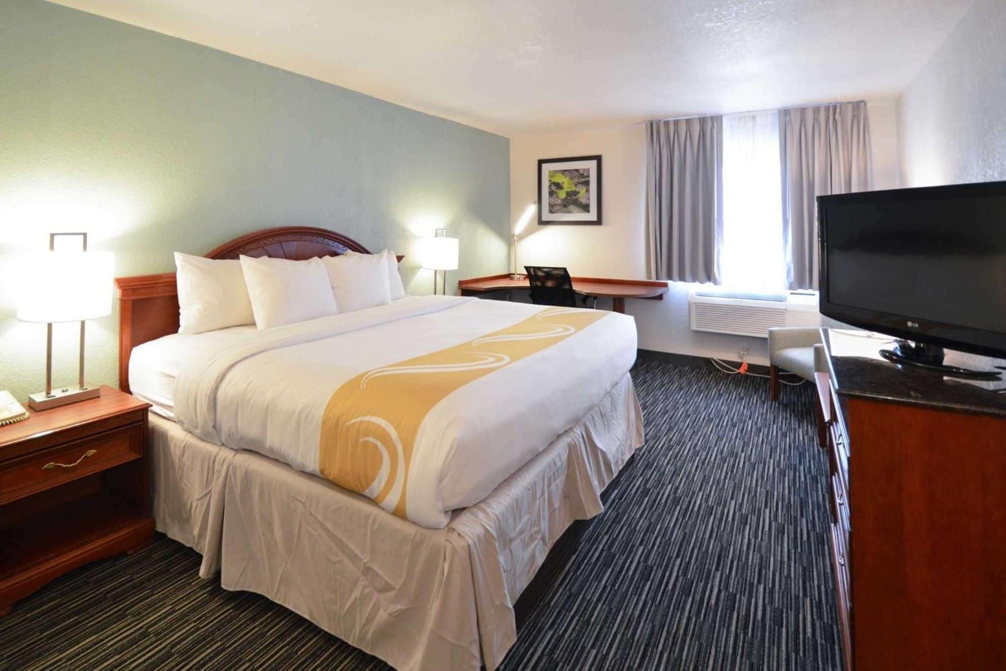 Quality Alexis Rd Inn 3*