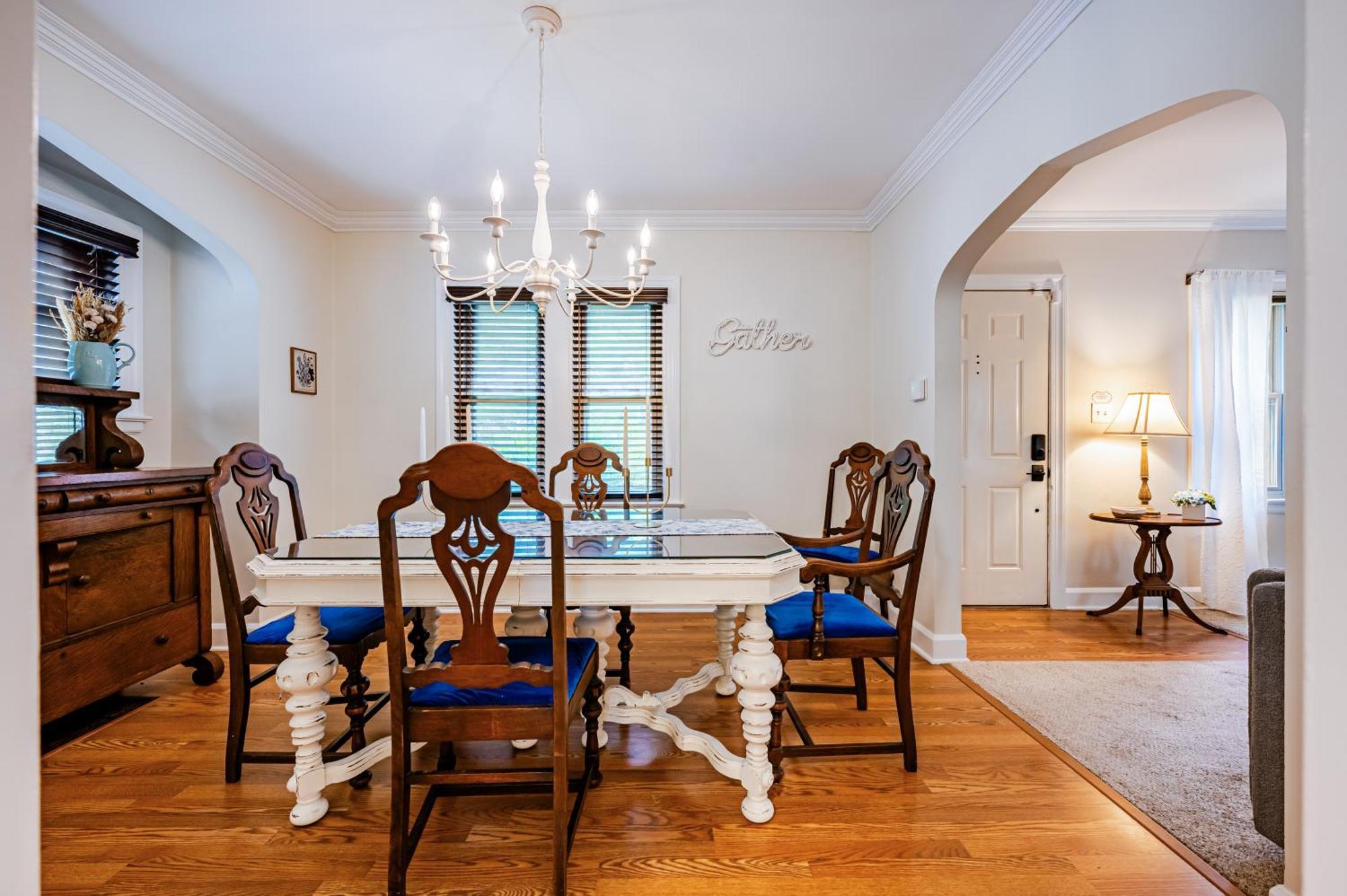 Rachel's Private Hideaway With King Bed, Kitchen, Laundry, Parking And Big Yard Holiday home Toledo