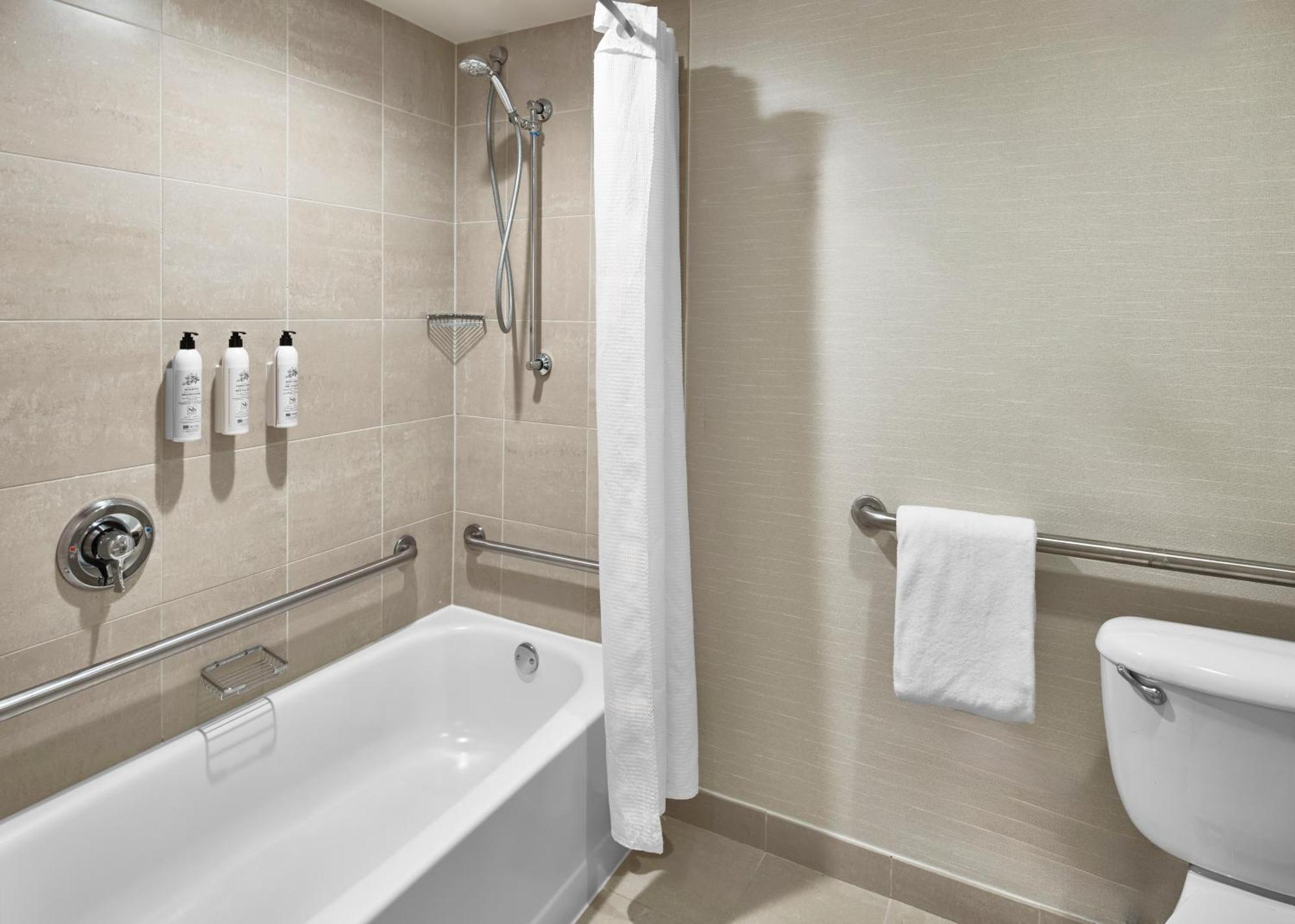 Hotel Delta By Marriott 3*